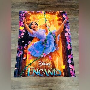 Disney Encanto Mirabel Plush Throw Blanket |